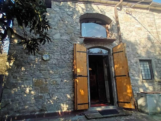 Rustico in vendita a Vaglia, Toscana