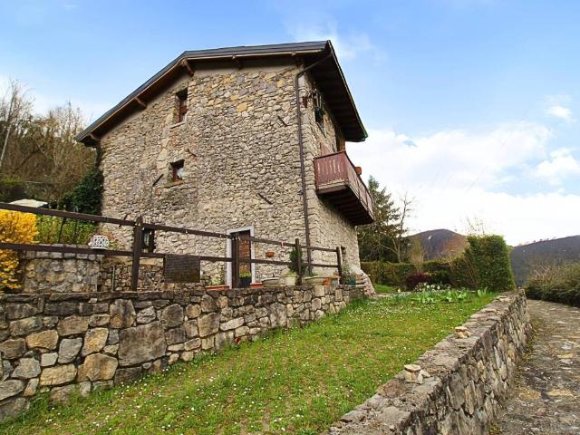 Rustico in vendita a Comunità Montana della Valle Brembana, Val Brembilla
