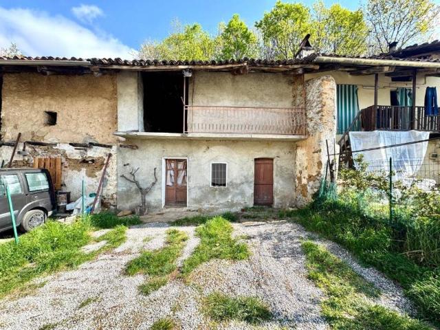 Rustico in vendita a Unione Montana di Comuni delle Valli di Lanzo, Ceronda e Casternone, Piemonte