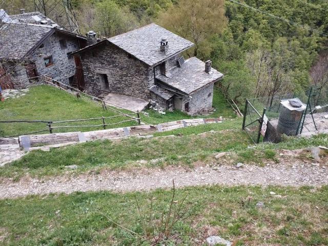 Rustico in vendita a Grumetti, Valbondione