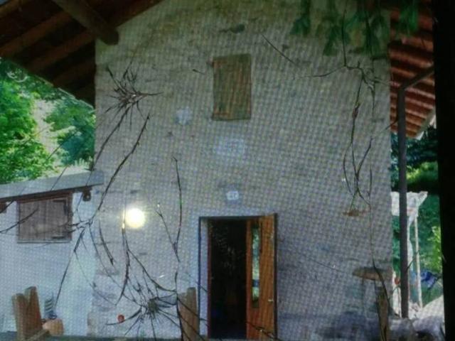 Rustico in vendita a Valbrona, Lombardia