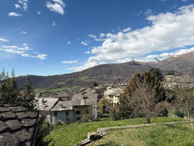 Rustico in vendita a Valchiusa, Piemonte