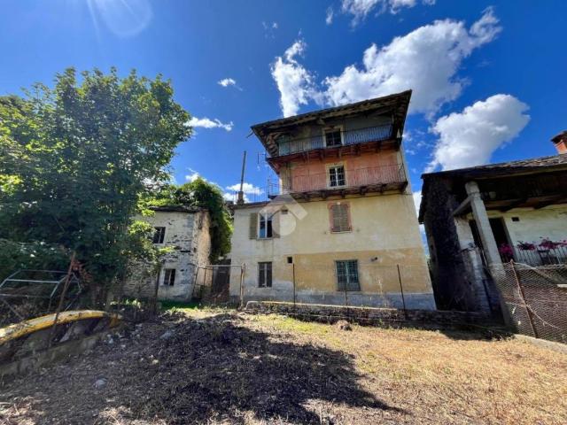Rustico in vendita a Valchiusa, Piemonte