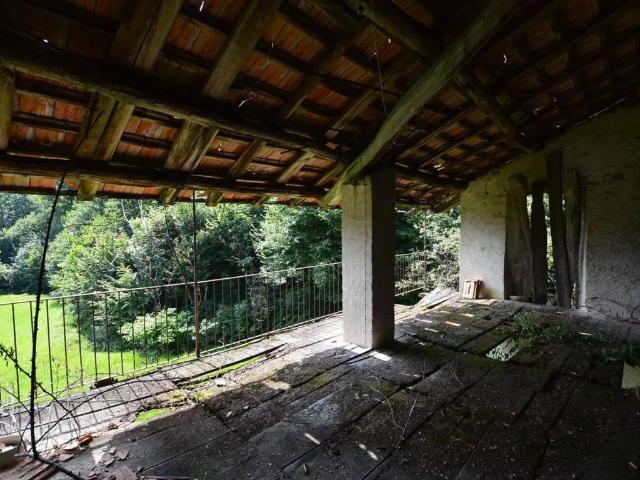 Rustico in vendita a Valchiusa, Piemonte