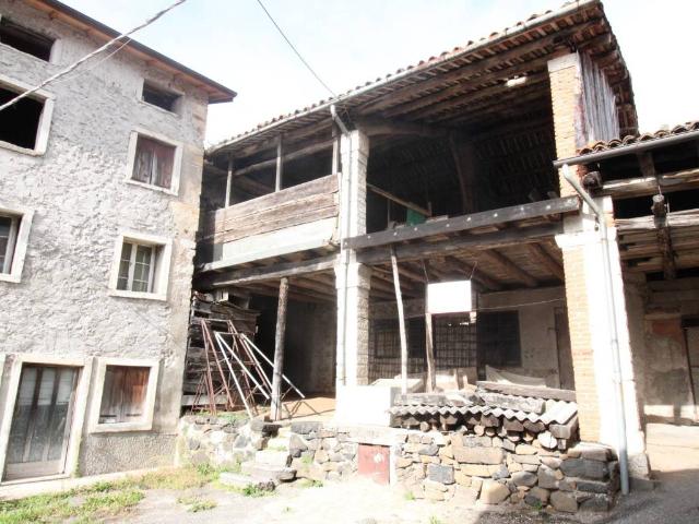 Rustico in vendita a Valdagno, Veneto