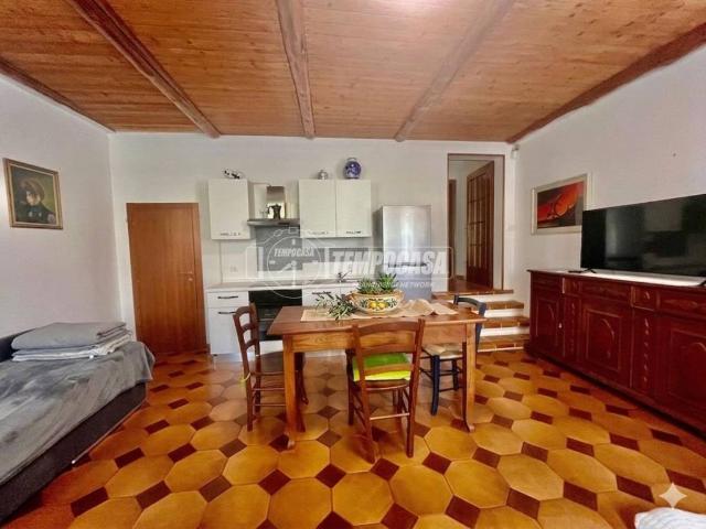 Rustico in vendita a Valeggio Sul Mincio, Veneto