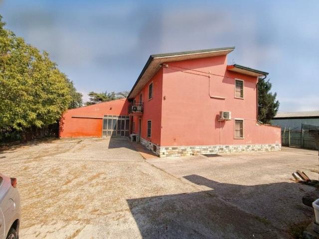 Rustico in vendita a Valeggio Sul Mincio, Veneto
