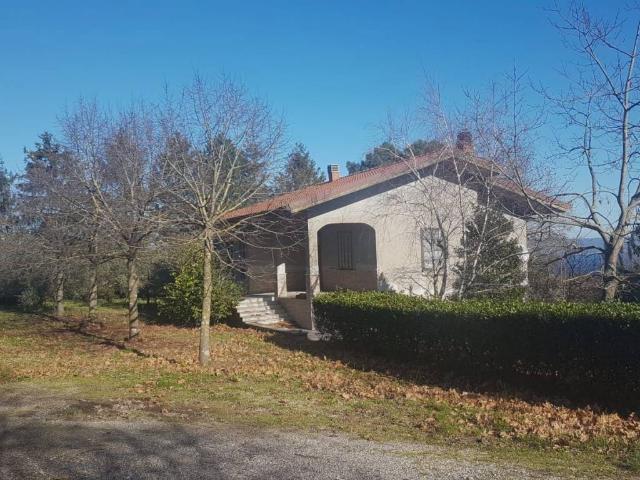 Rustico in vendita a Valentano, Lazio