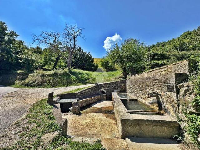 Rustico in vendita a Valfabbrica, Umbria