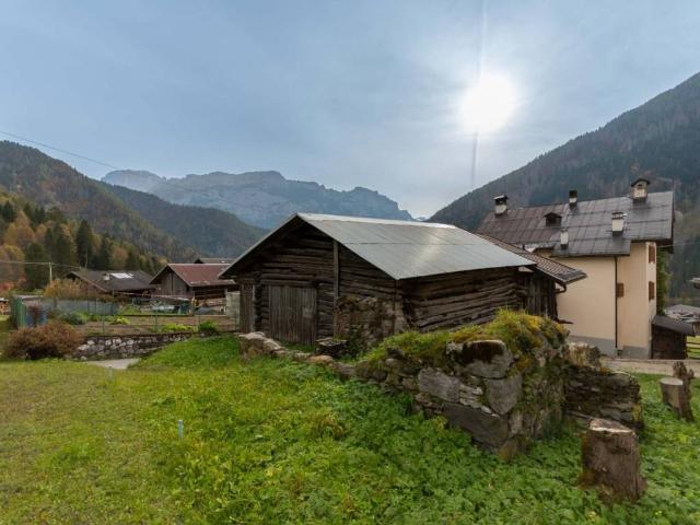 Rustico in vendita a Vallada Agordina, Veneto