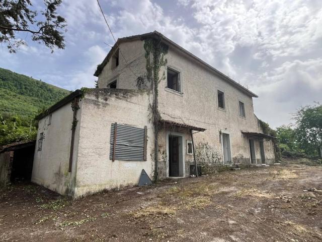 Rustico in vendita a Valle Di Maddaloni, Campania