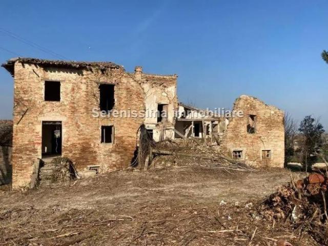 Rustico in vendita a Vallefoglia, Marche