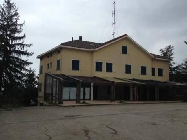 Rustico in vendita a Vallefoglia, Marche