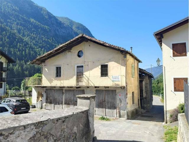Rustico in vendita a Valpelline, Aosta