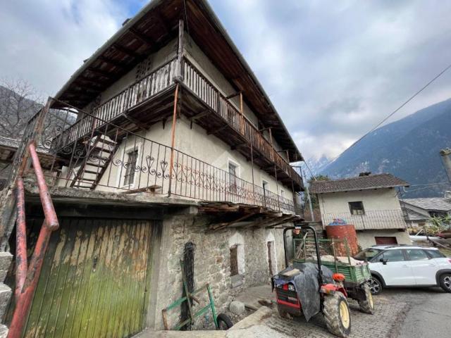 Rustico in vendita a Valpelline, Aosta