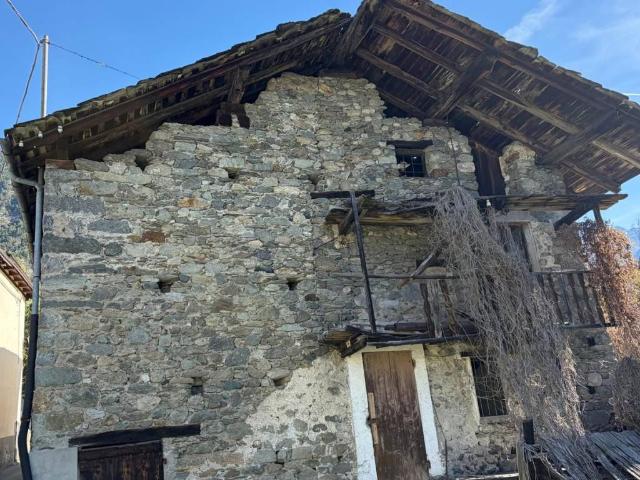 Rustico in vendita a Valpelline, Aosta