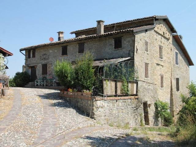 Rustico in vendita a Unione dei comuni Valli del Reno, Lavino e Samoggia, Reggio Emilia