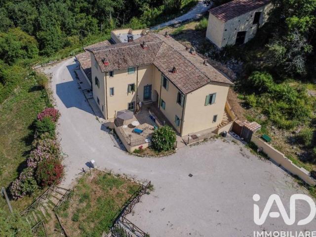 Rustico in vendita a Valtopina, Umbria