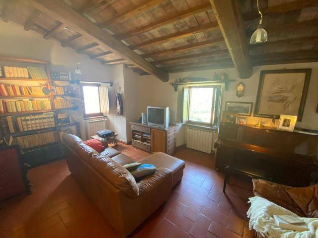 Rustico in vendita a Valtopina, Umbria