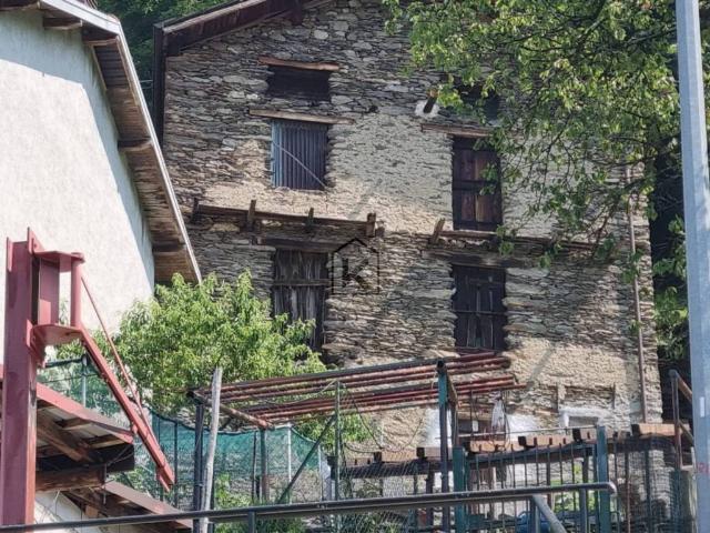 Rustico in vendita a Unione dei comuni della Valvarrone, Introzzo