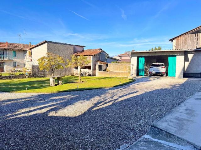 Rustico in vendita a Valvasone, Friuli-Venezia Giulia