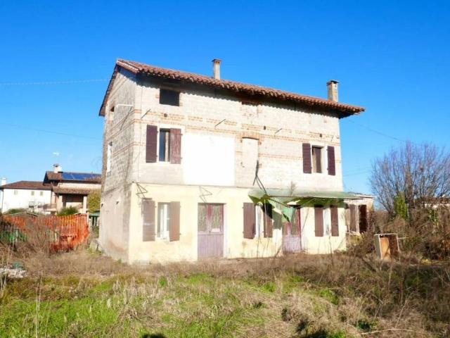 Rustico in vendita a Valvasone, Friuli-Venezia Giulia