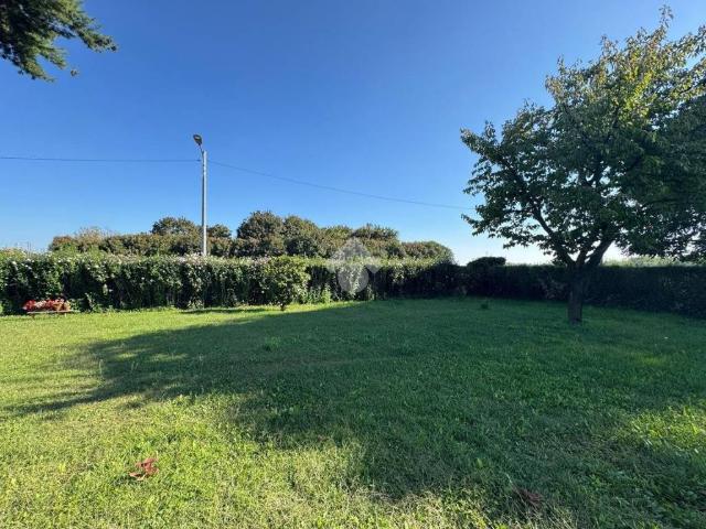 Rustico in vendita a Vaprio d'Agogna, Novara