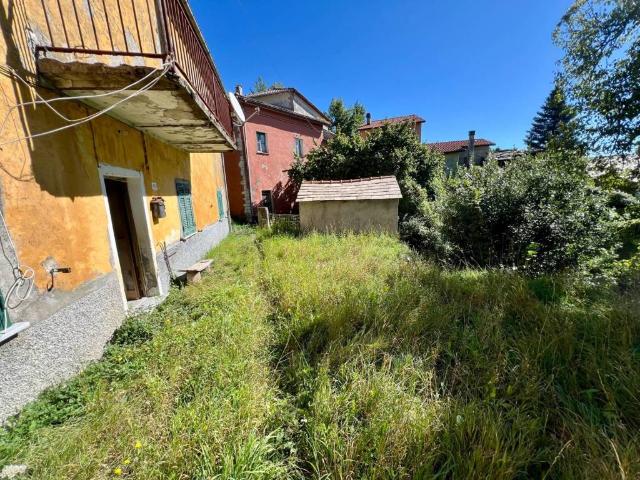 Rustico in vendita a Varese Ligure, Liguria
