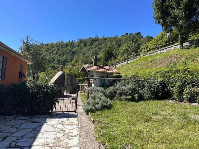 Rustico in vendita a Varese Ligure, Liguria