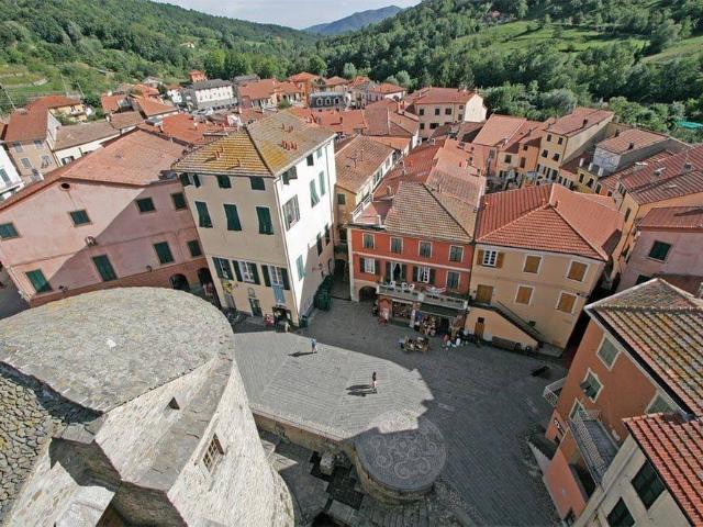 Rustico in vendita a Varese Ligure, Liguria