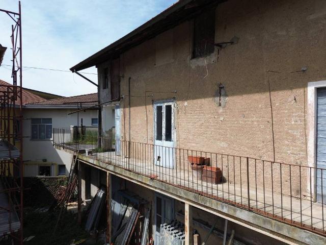 Rustico in vendita a Biumo Superiore, Varese