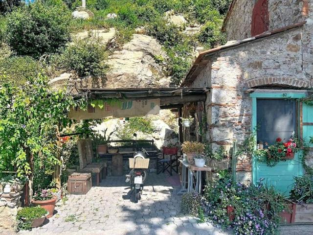 Rustico in vendita a Vecchiano, Toscana