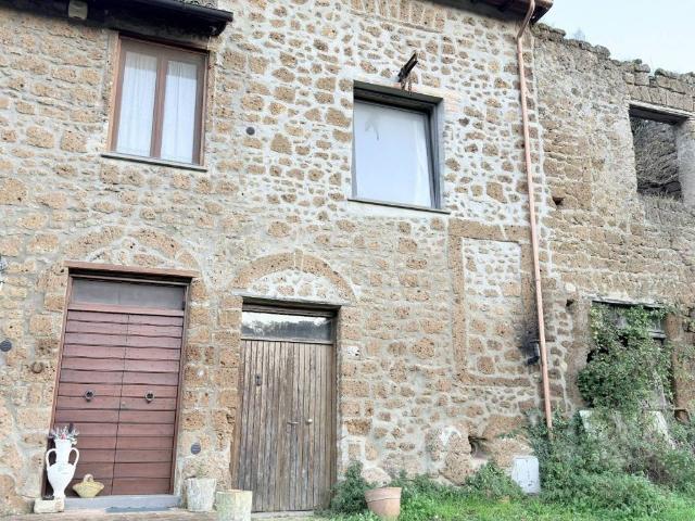 Rustico in vendita a Vejano, Lazio
