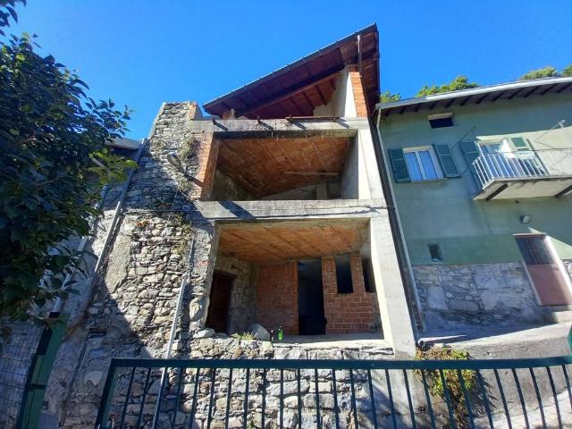 Rustico in vendita a Gorla, Veleso