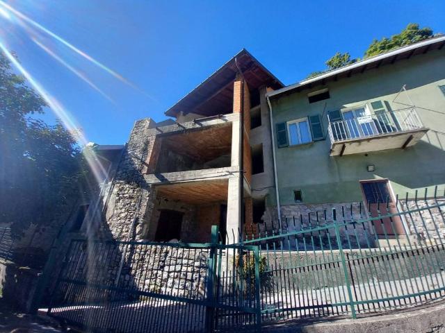 Rustico in vendita a Gorla, Veleso