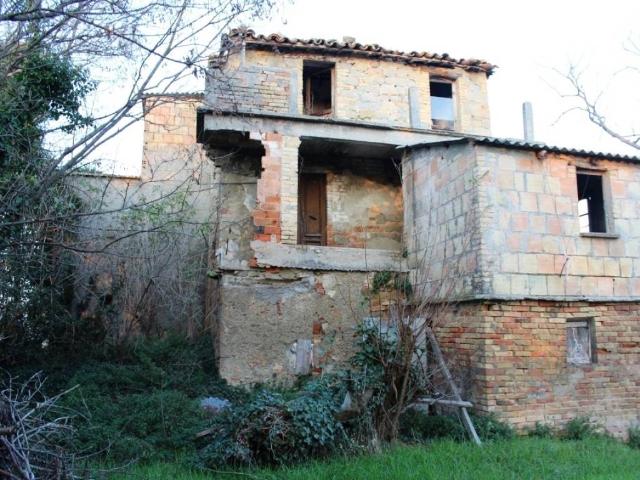 Rustico in vendita a Castello, Marche