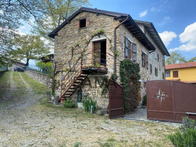 Rustico in vendita a Appennino Reggiano, Re