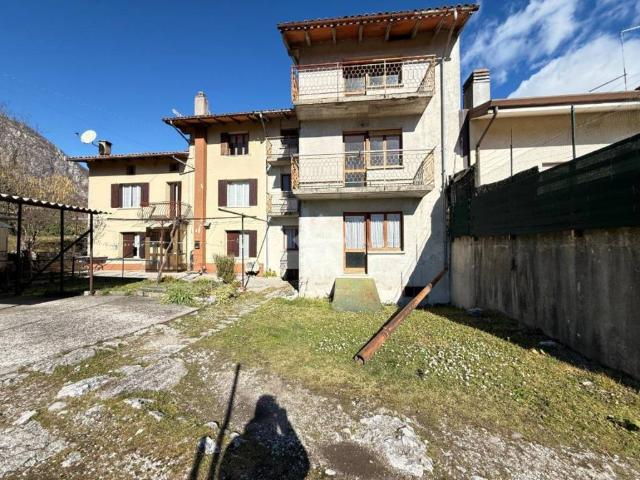 Rustico in vendita a Venzone, Friuli-Venezia Giulia