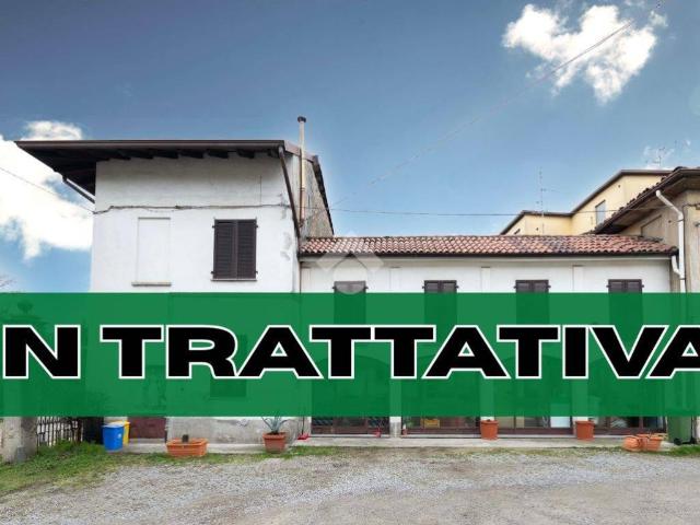 Rustico in vendita a Molino Ponte, Verano Brianza