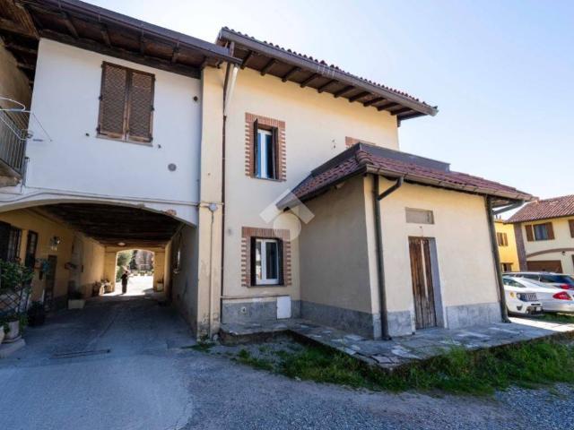 Rustico in vendita a Verano Brianza, Lombardia