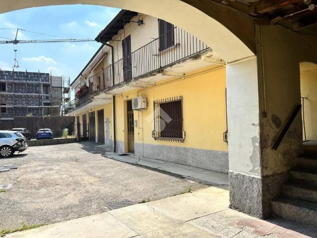 Rustico in vendita a Verano Brianza, Monza-brianza