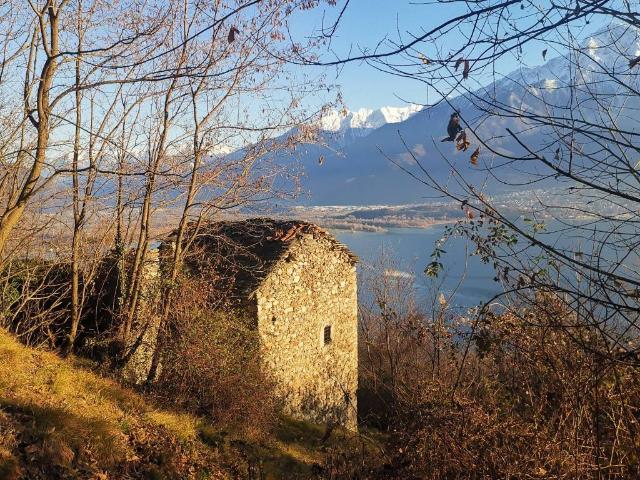 Rustico in vendita a Vercana, Lombardia