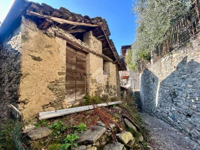 Rustico in vendita a Vercana, Lombardia