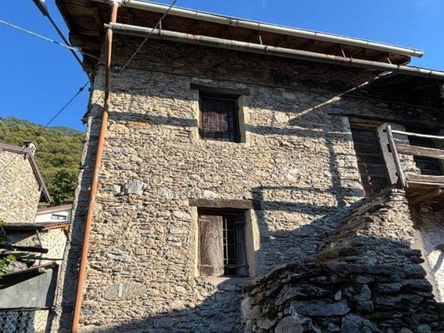 Rustico in vendita a Sceglio, Verceia
