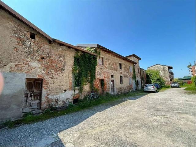 Rustico in vendita a Verdello, Lombardia