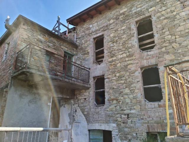 Rustico in vendita a Vernasca, Reggio Emilia