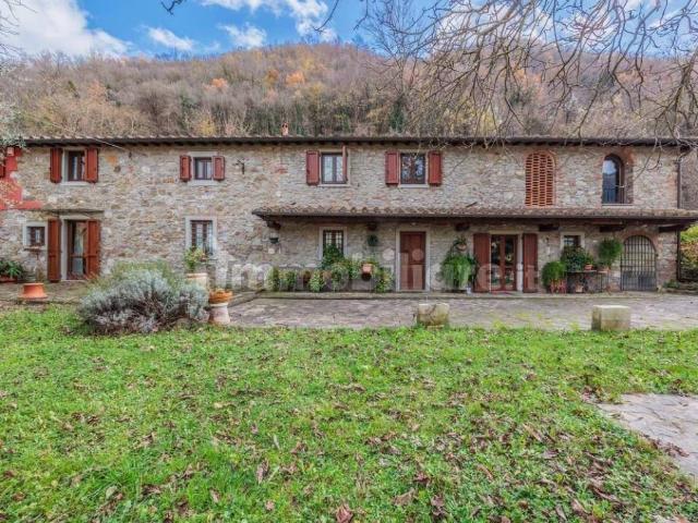 Rustico in vendita a Le Confina, Vernio