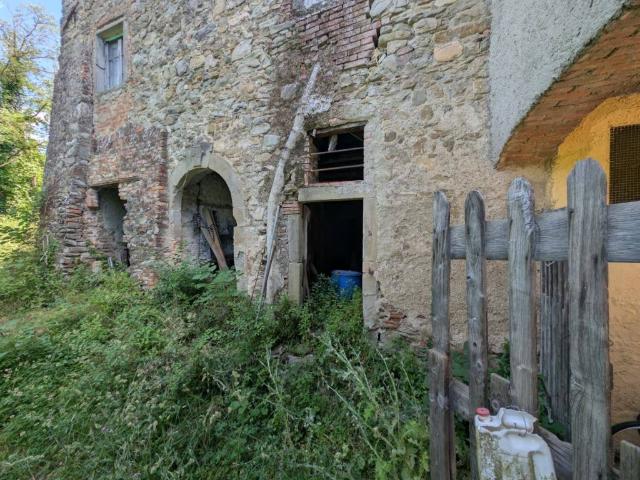 Rustico in vendita a Vernio