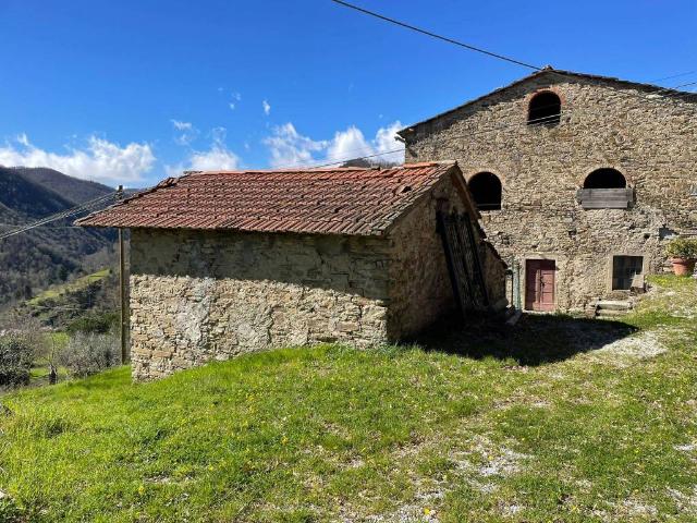 Rustico in vendita a Vernio