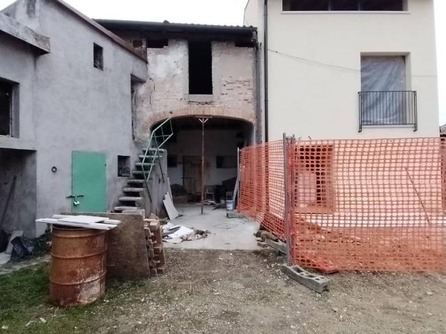 Rustico in vendita a Sud-Est, Brenzone